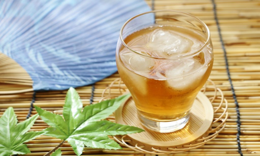 麦茶の栄養があなどれない！体を癒してくれる嬉しい7つの成分とは 癒しモーメント