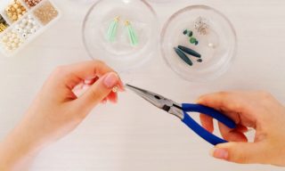 【UVレジン】レジンピアスの作り方をわかりやすく紹介!